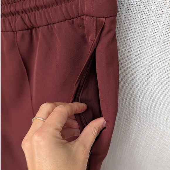 ATHLETA Endeavor High Rise Relaxed Jogger Pants in Cherrywood Red , size M - Picture 4 of 8
